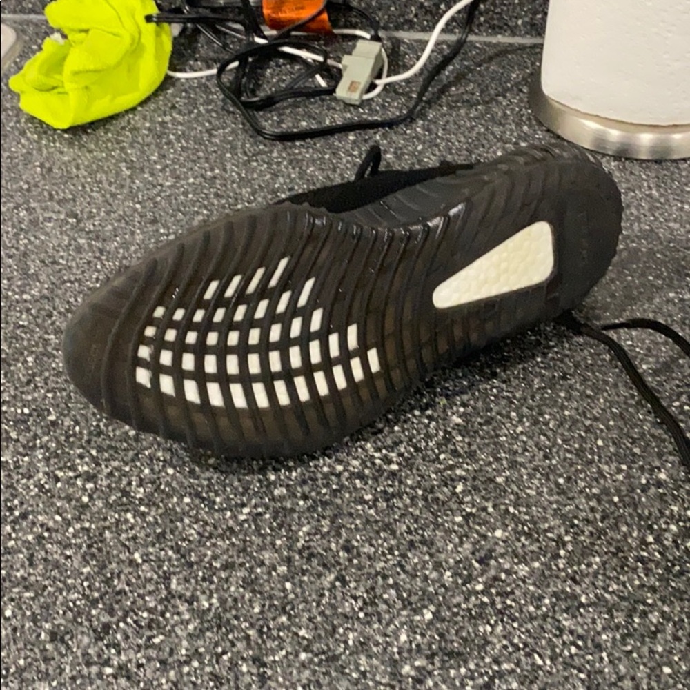 Yeezy bred - Picture 6 of 7